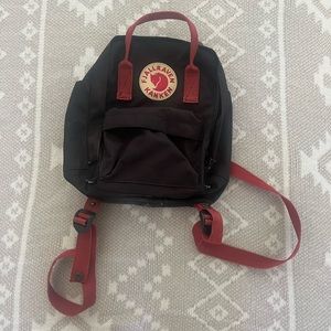 Fjallraven Kanken Mini Backpack